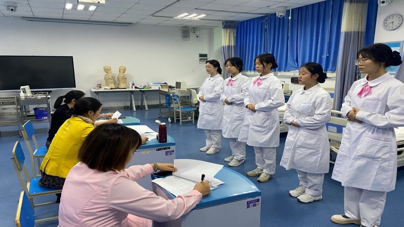 金牌月嫂的“育”见：揭秘十大品牌背后的秘密**