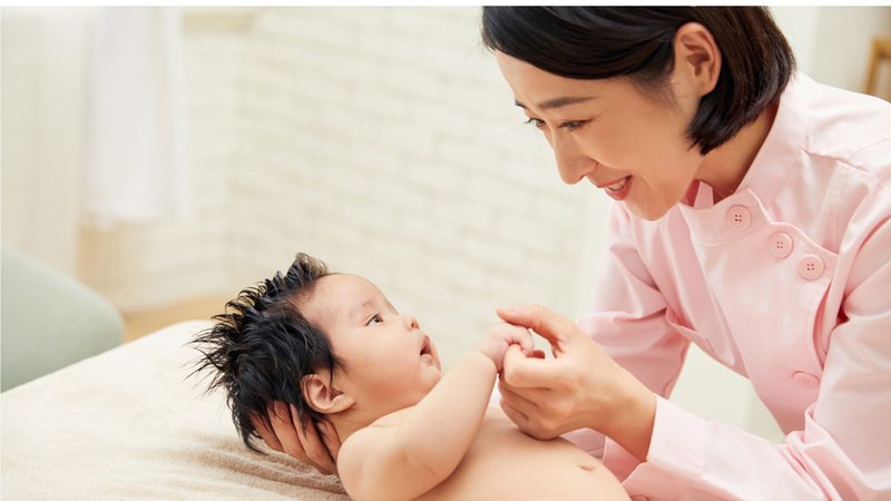 婴儿洗澡抚触，如何挑选合适的套装？**